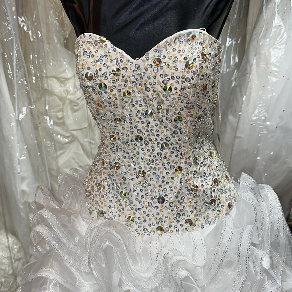 WHITE PRINCESS GOWN - Picture 3 of 4